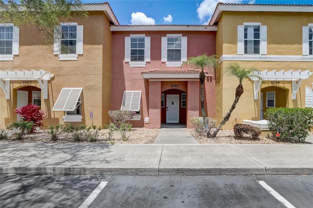 1041 PARK RIDGE CIRCLE - 3bd/3ba - $242,900 - KISSIMMEE, FL