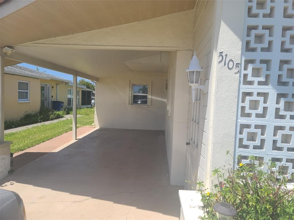 5105 BONITO DRIVE - 2bd/1ba - $264,999 - NEW PORT RICHEY, FL