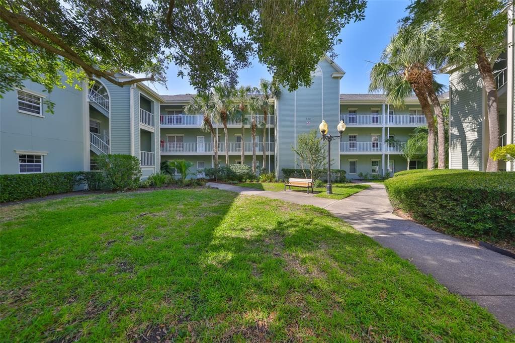 330 PROMENADE DRIVE UNIT 206 - 2bd/2ba - $210,000 - DUNEDIN, FL