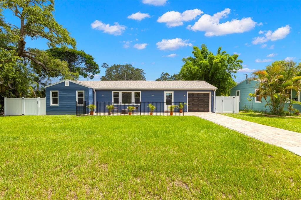 522 NORFOLK STREET - 2bd/1ba - $405,000 - DUNEDIN, FL