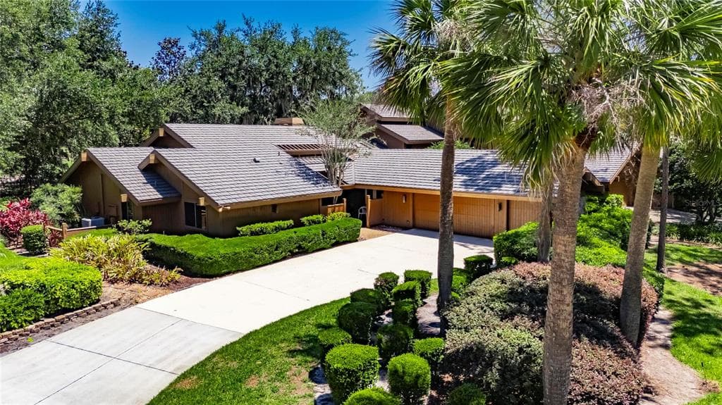 29903 BAYWOOD LANE - 3bd/3ba - $499,000 - WESLEY CHAPEL, FL