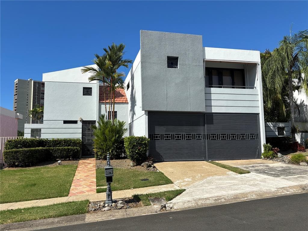 W 4-14 CALDERÓN DE LA BARCA - 4bd/5ba - $689,990 - SAN JUAN, PR