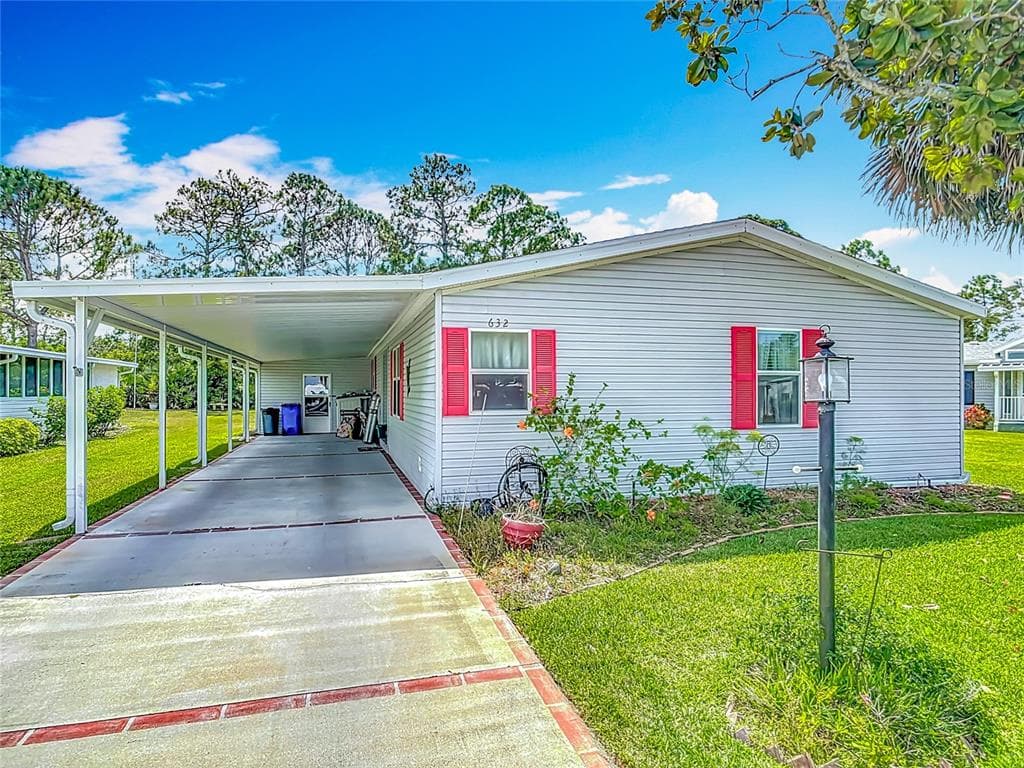 632 PORTSIDE LANE - 3bd/2ba - $274,900 - EDGEWATER, FL