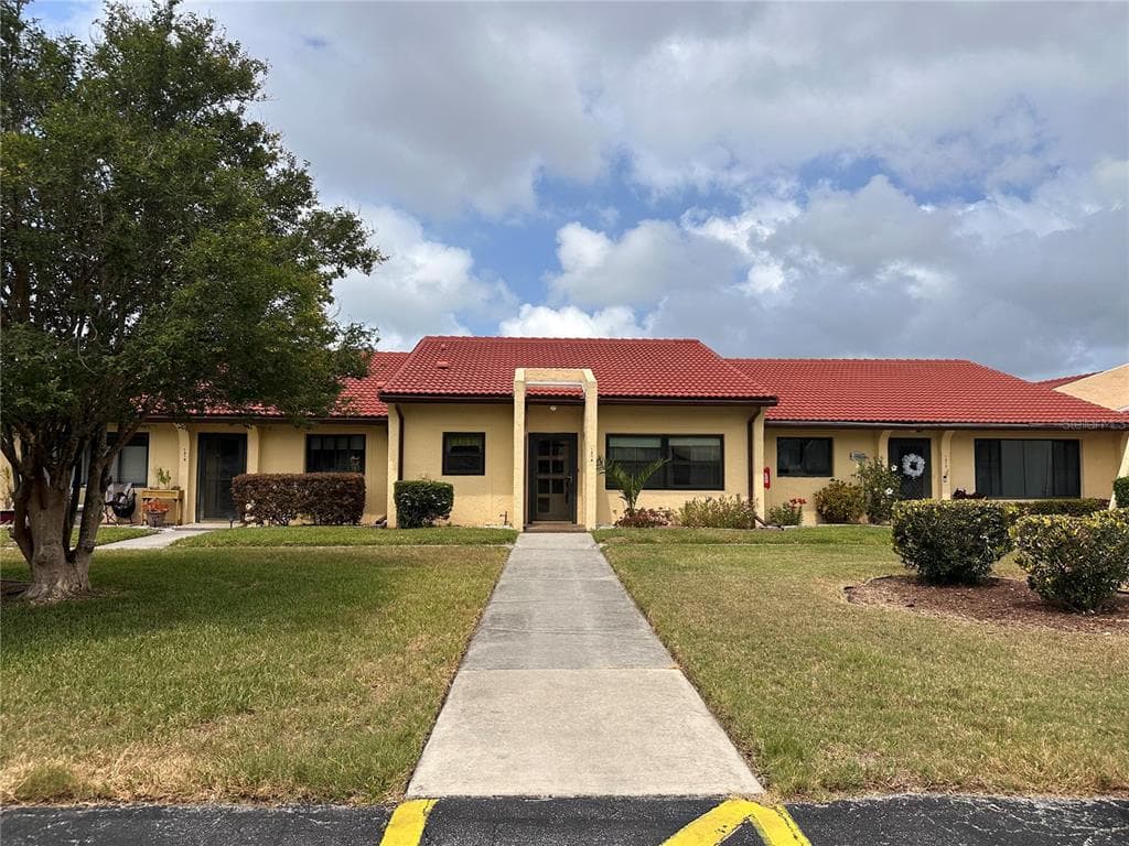 1214 56TH STREET W UNIT 1214 - 2bd/2ba - $174,500 - BRADENTON, FL