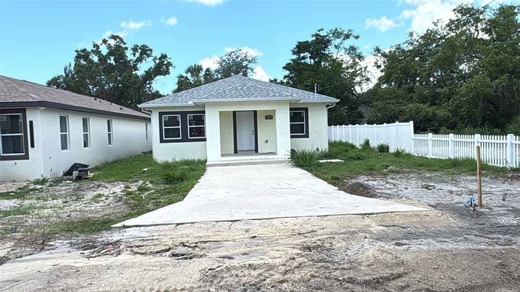 3704 SMITH TREE STREET - 3bd/2ba - $379,000 - TAMPA, FL