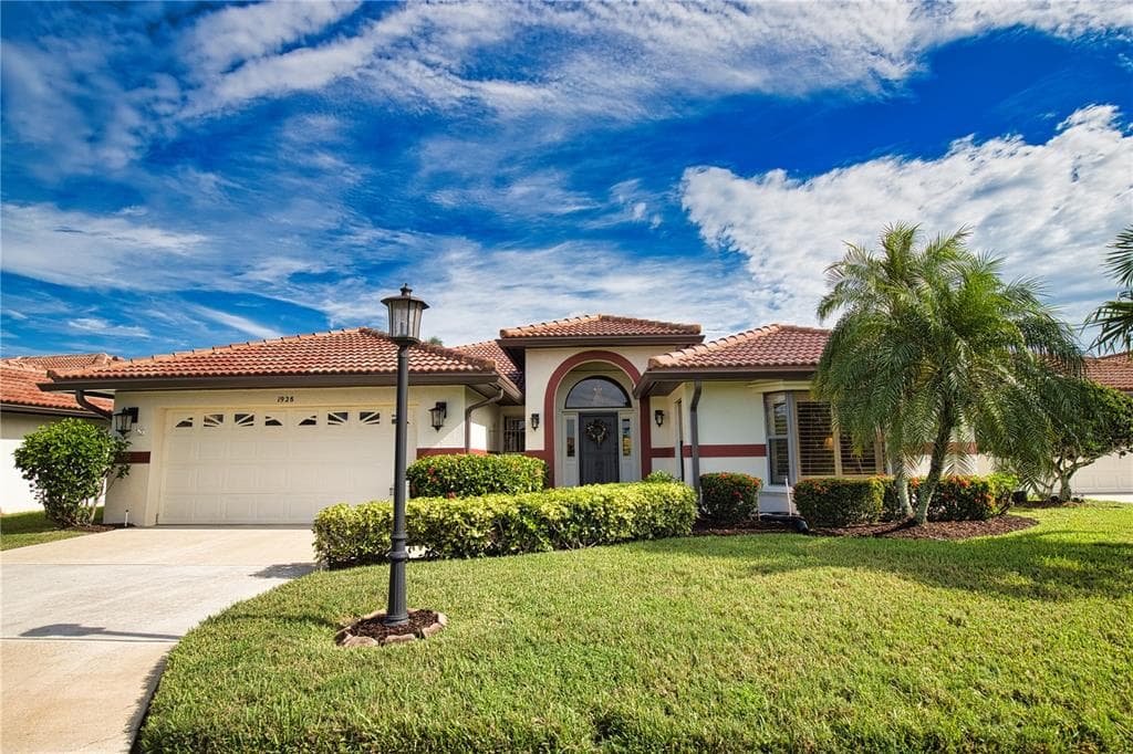 1928 COVE POINTE DRIVE - 3bd/2ba - $467,500 - VENICE, FL