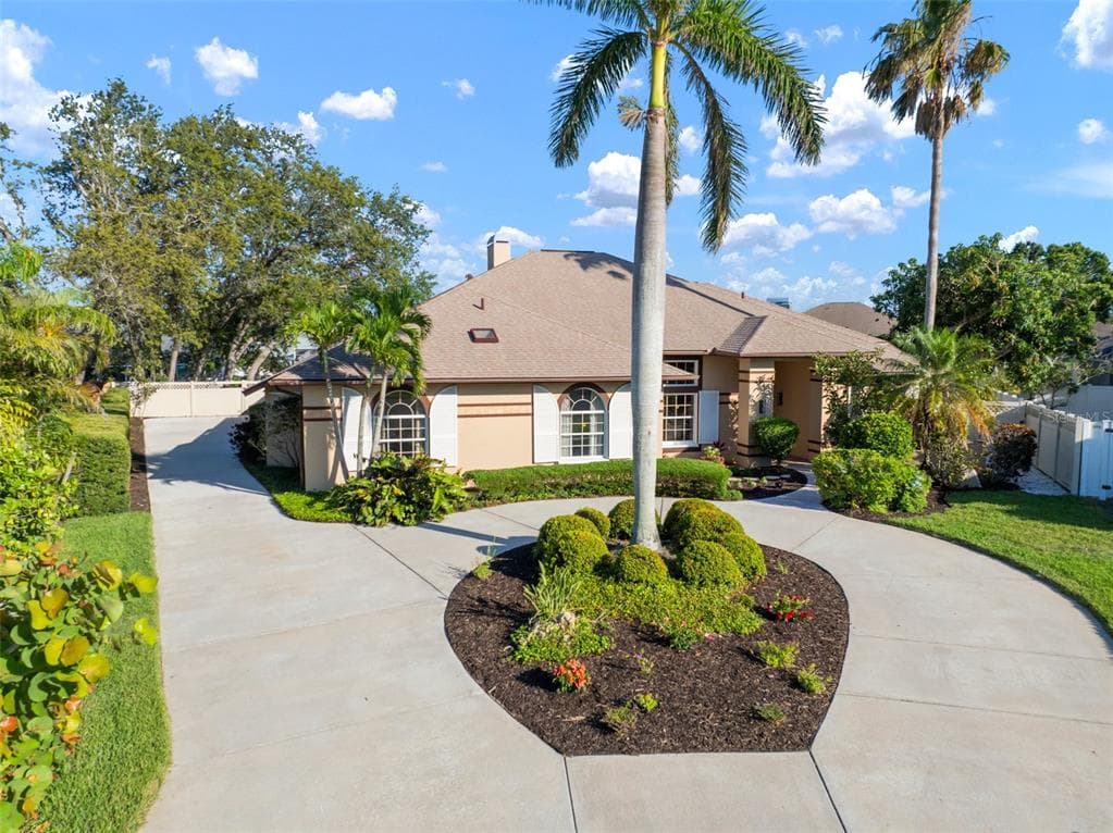8321 9TH AVENUE TERRACE NW - 4bd/4ba - $749,999 - BRADENTON, FL