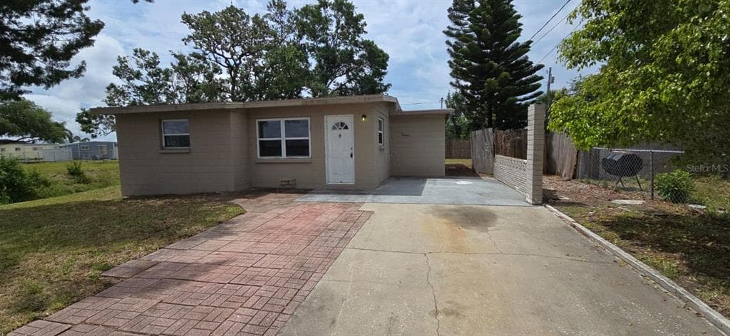 10118 114TH TERRACE - 3bd/1ba - $259,900 - LARGO, FL