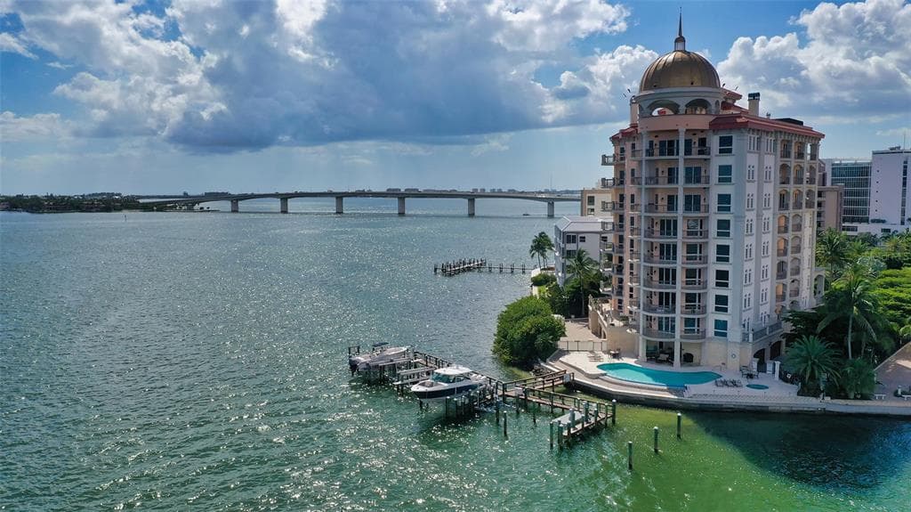 420 GOLDEN GATE POINT UNIT 200A - 3bd/3ba - $3,500,000 - SARASOTA, FL