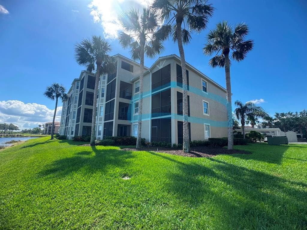 7911 GRAND ESTUARY TRAIL UNIT 201 - 2bd/2ba - $310,000 - BRADENTON, FL