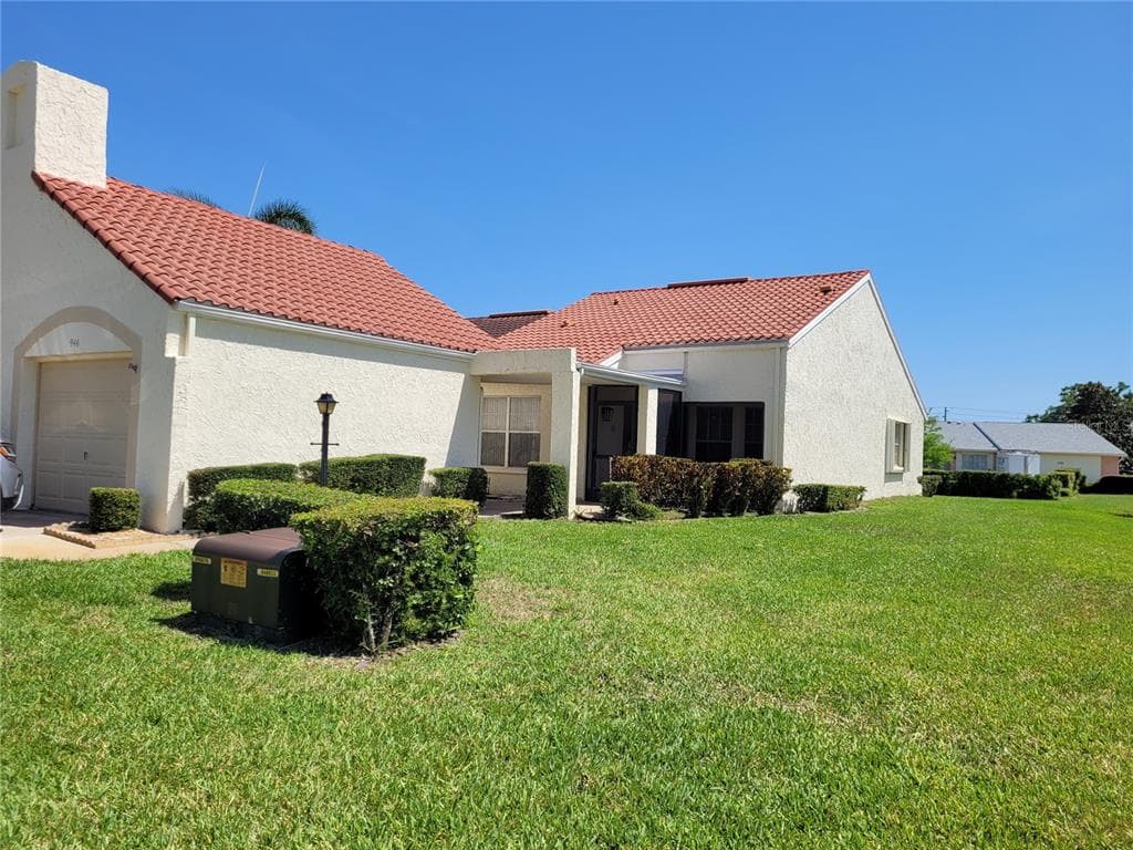 946 MADRID DRIVE - 2bd/2ba - $329,400 - PALM HARBOR, FL