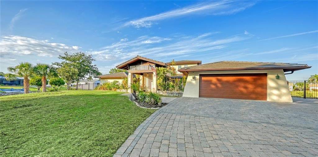 5500 MERRIMAC DRIVE - 4bd/4ba - $1,875,000 - SARASOTA, FL