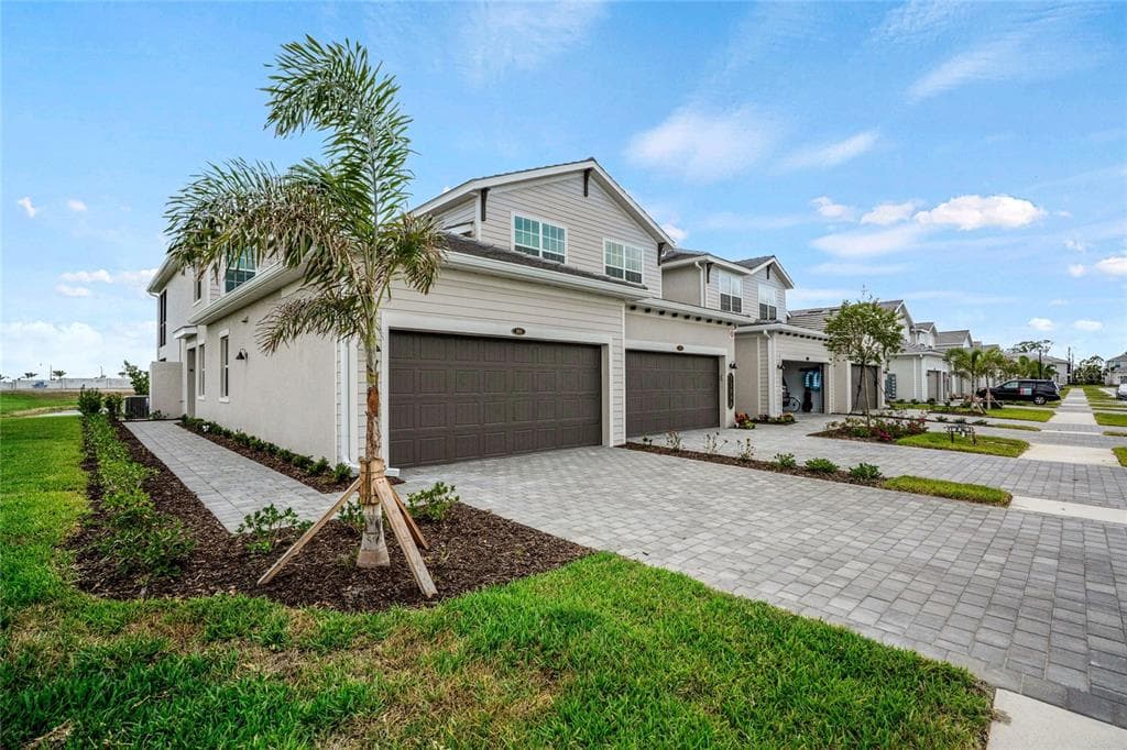 12680 RADIANCE COURT UNIT 12-101 - 3bd/2ba - $421,900 - VENICE, FL