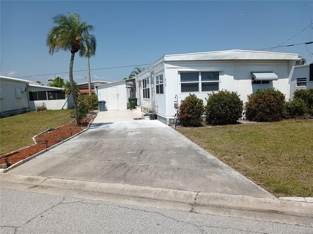 5118 OAKLAND HILLS AVENUE - 2bd/2ba - $134,800 - SARASOTA, FL