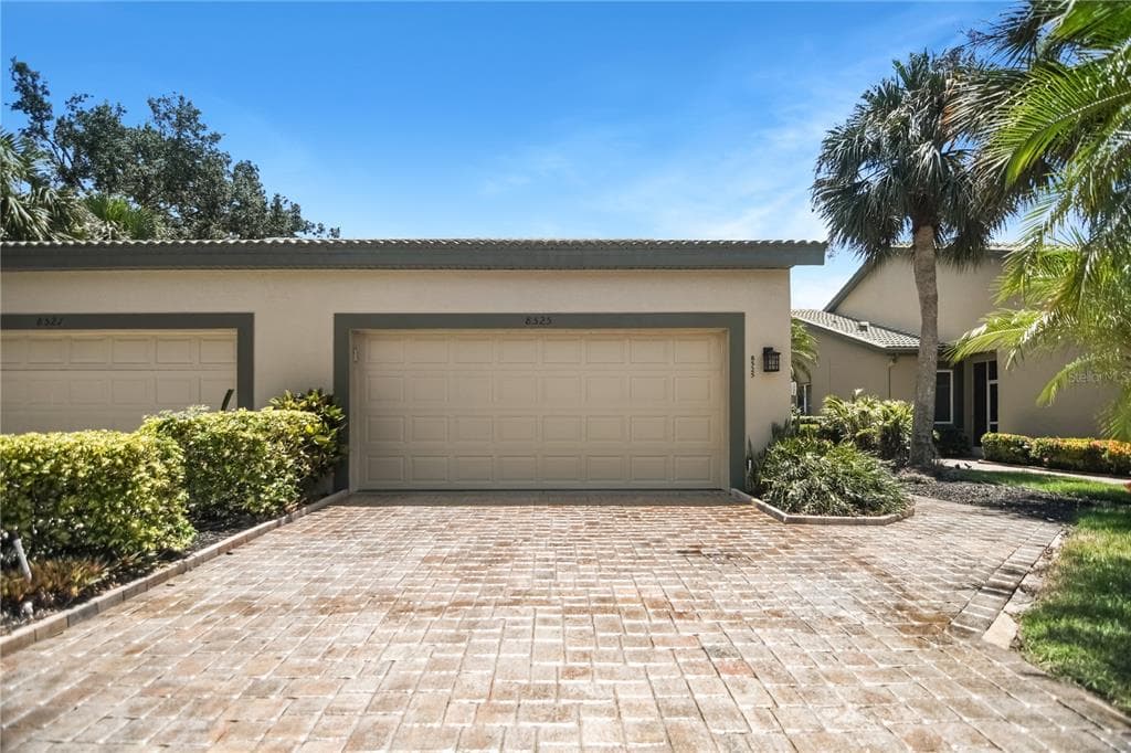 8525 54TH AVENUE CIRCLE E - 2bd/2ba - $410,000 - BRADENTON, FL