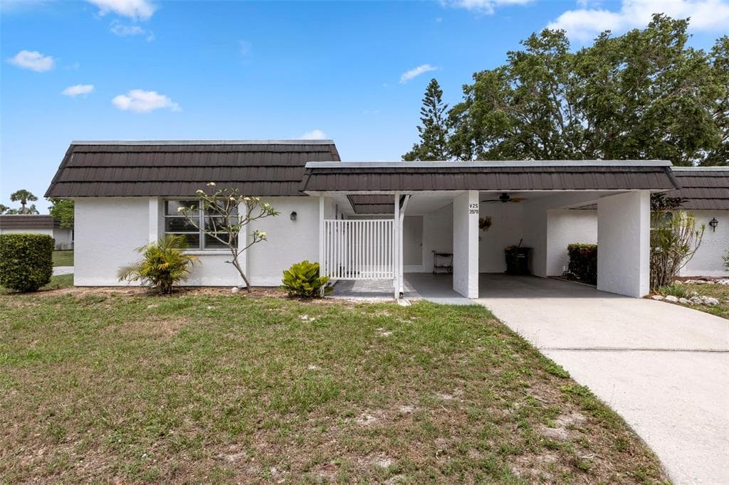3978 OVERLOOK BEND TERRACE UNIT 25 - 2bd/2ba - $220,000 - SARASOTA, FL