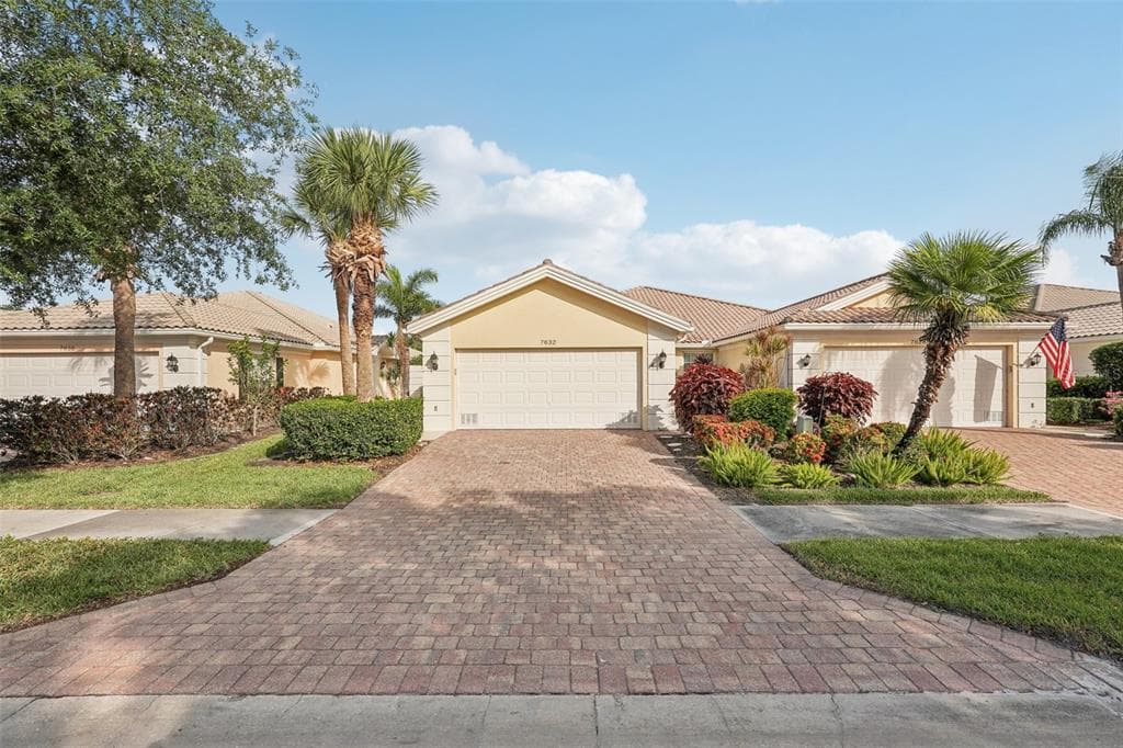 7632 QUINTO DRIVE - 2bd/2ba - $484,990 - SARASOTA, FL
