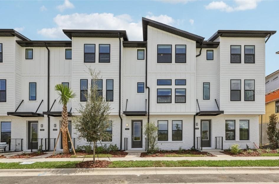 15447 HAMLIN PARK DRIVE - 3bd/4ba - $499,990 - WINTER GARDEN, FL