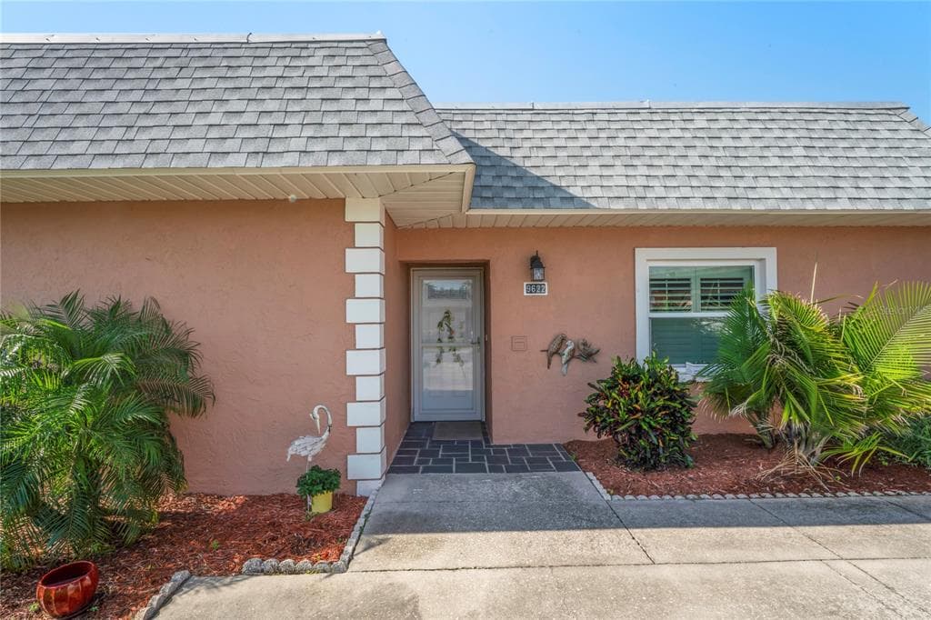 9622 BRASSIE COURT UNIT 9 - 2bd/2ba - $210,000 - NEW PORT RICHEY, FL