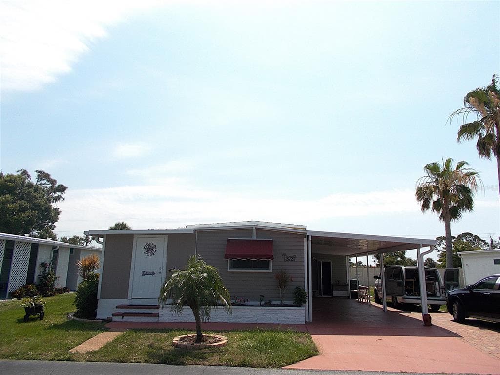 373 LONGWOOD DRIVE - 2bd/2ba - $110,000 - VENICE, FL