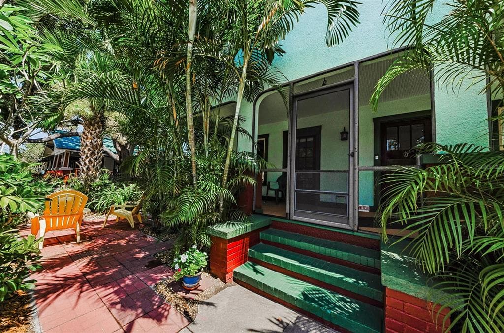 214 SCOTLAND ST - 2bd/2ba - $759,000 - DUNEDIN, FL