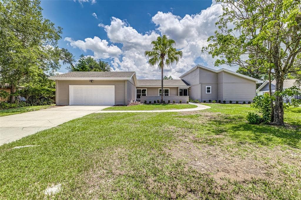 6338 OAK SQUARE E - 3bd/3ba - $444,950 - LAKELAND, FL
