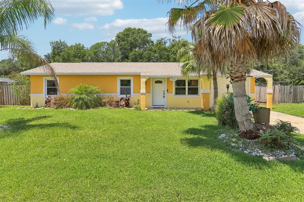 2704 YULE TREE DRIVE - 3bd/2ba - $278,000 - EDGEWATER, FL