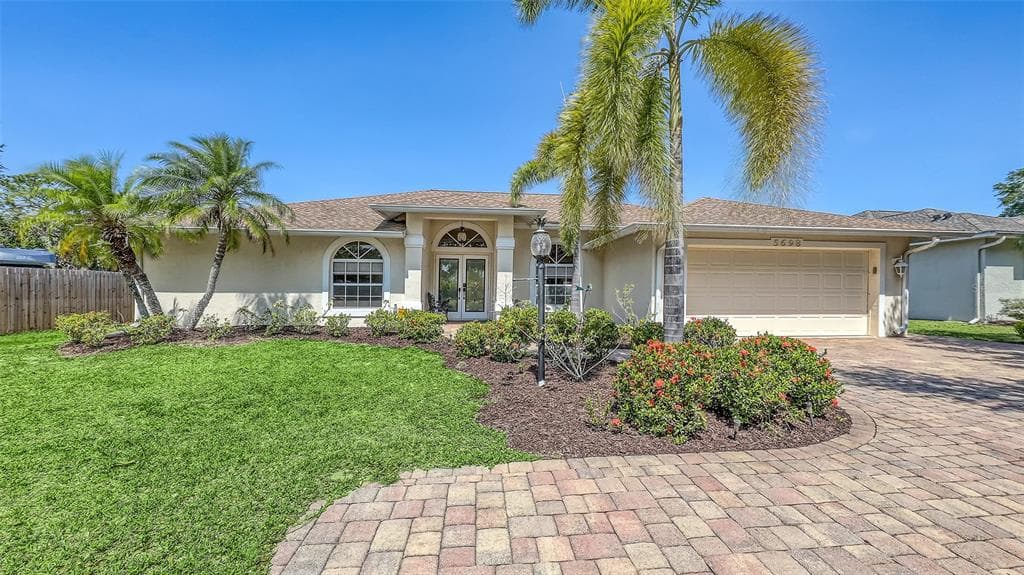 5698 COUNTRY WALK LANE - 4bd/2ba - $549,500 - SARASOTA, FL