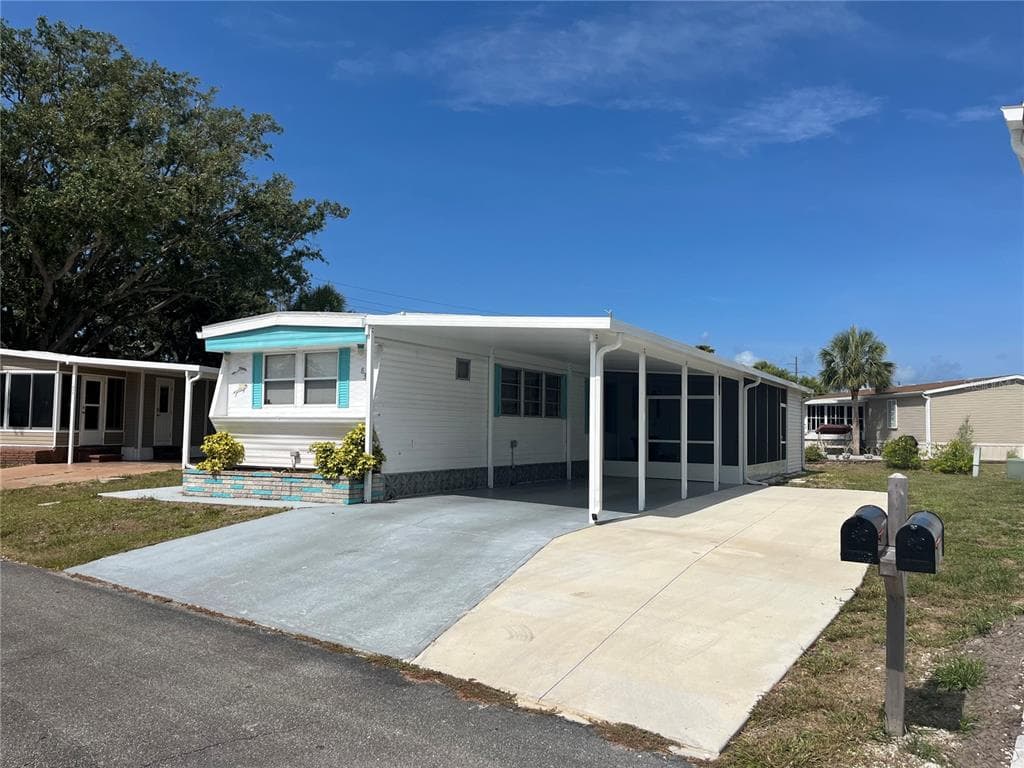 834 CERVINA DRIVE S - 2bd/2ba - $99,900 - VENICE, FL