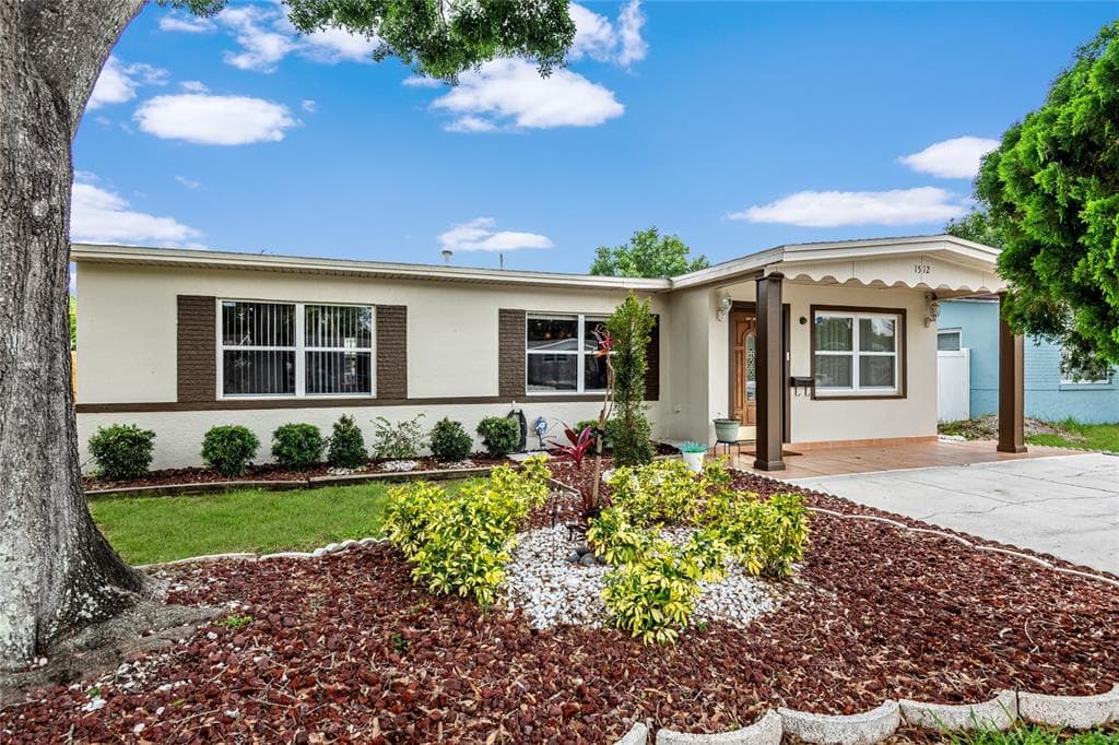 1512 56TH AVENUE N - 3bd/2ba - $372,750 - ST PETERSBURG, FL