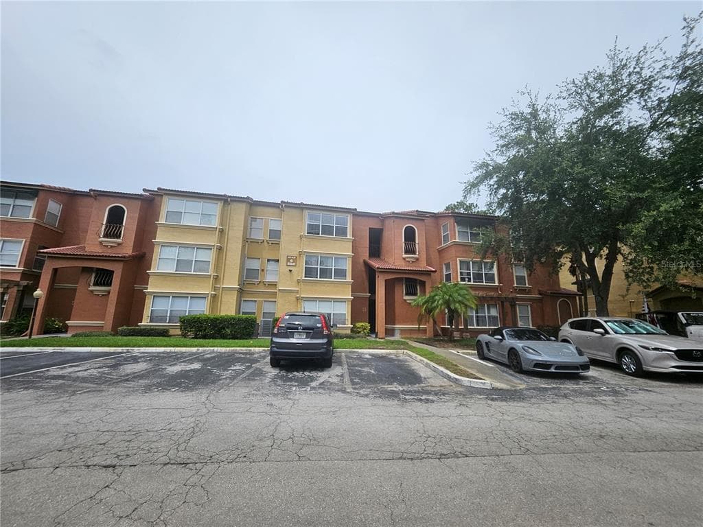 5160 CONROY ROAD UNIT 1437 - 2bd/2ba - $157,000 - ORLANDO, FL