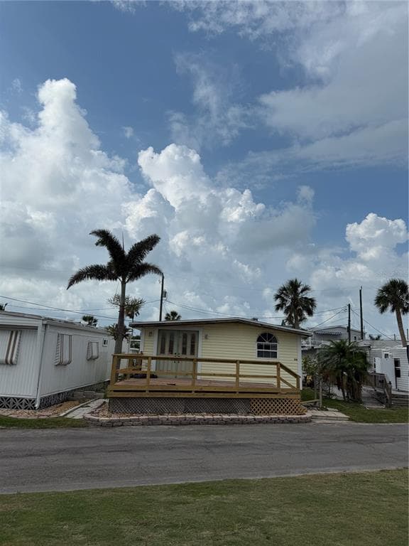 2601 GULF DRIVE N UNIT B4 - 1bd/1ba - $250,000 - BRADENTON BEACH, FL