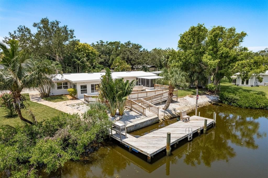 12 BAYOU LANE - 3bd/3ba - $849,000 - PALM HARBOR, FL