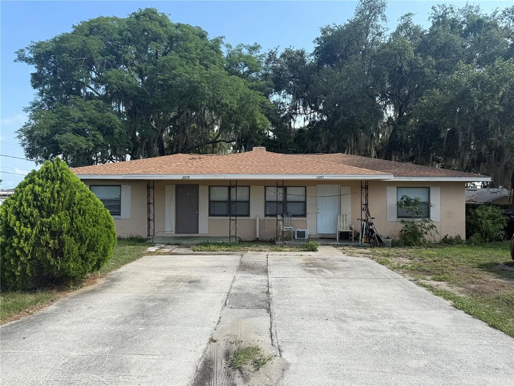 2097 AVENUE H NORTHWEST - 4bd/2ba - $349,000 - WINTER HAVEN, FL