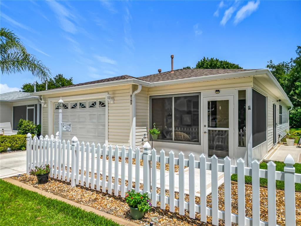 8195 SE 174TH ROWLAND STREET - 2bd/2ba - $269,000 - THE VILLAGES, FL