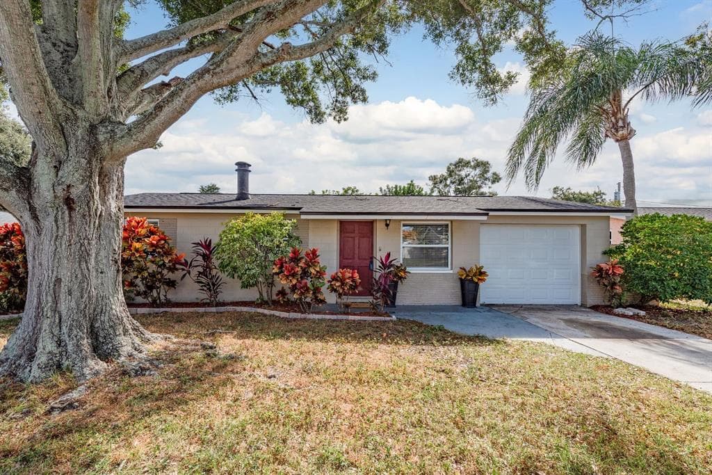 11320 125TH TERRACE - 3bd/1ba - $334,900 - LARGO, FL