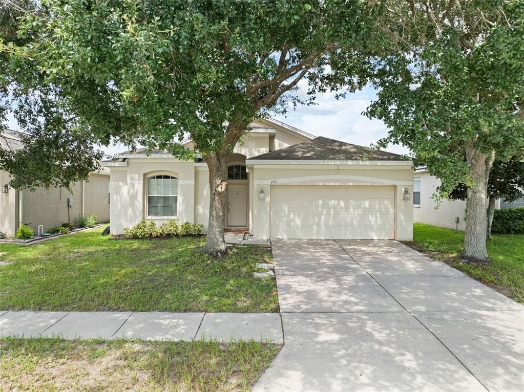 221 FAIRMONT DRIVE - 3bd/2ba - $310,000 - SPRING HILL, FL