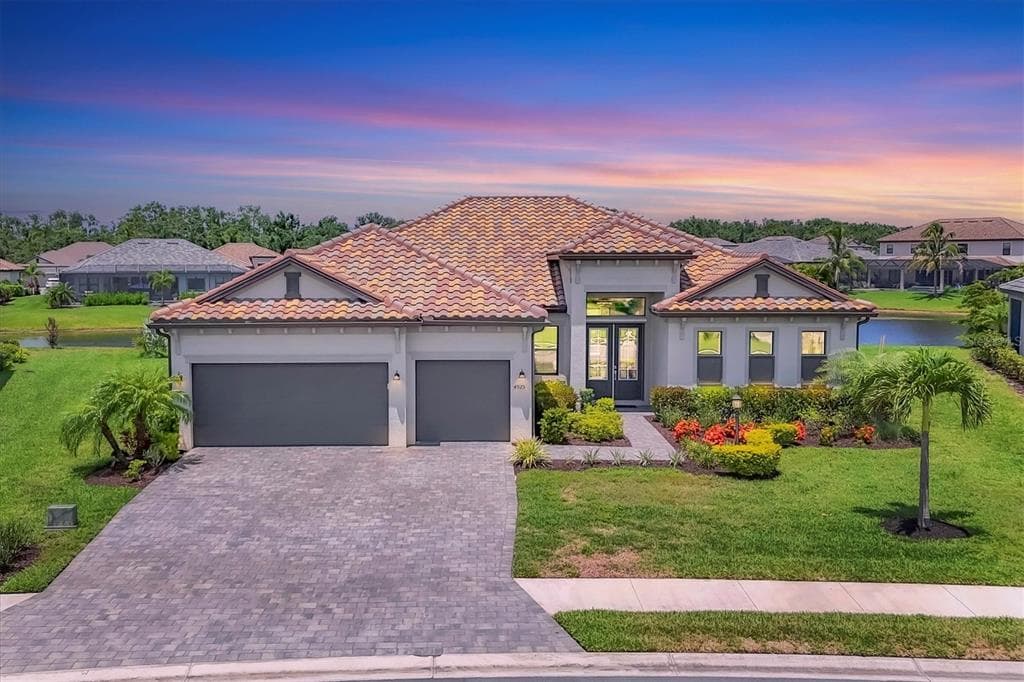 4925 COASTAL DAYS LANE - 3bd/3ba - $859,000 - LAKEWOOD RANCH, FL