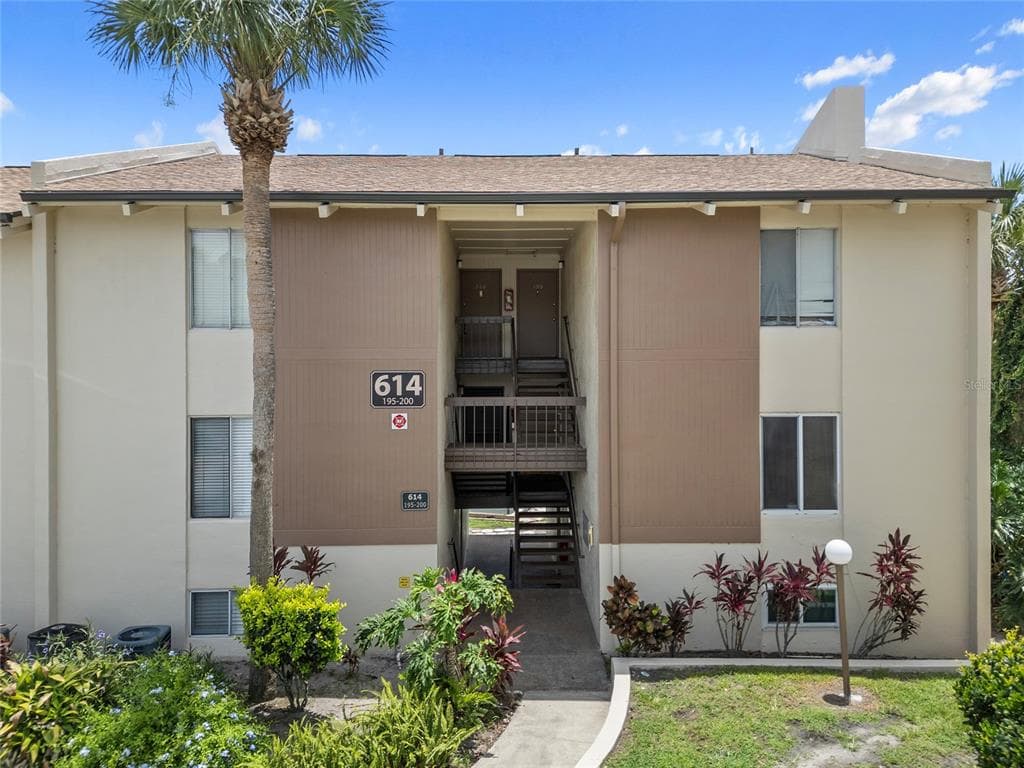 614 ORANGE DRIVE UNIT 196 - 1bd/1ba - $115,000 - ALTAMONTE SPRINGS, FL