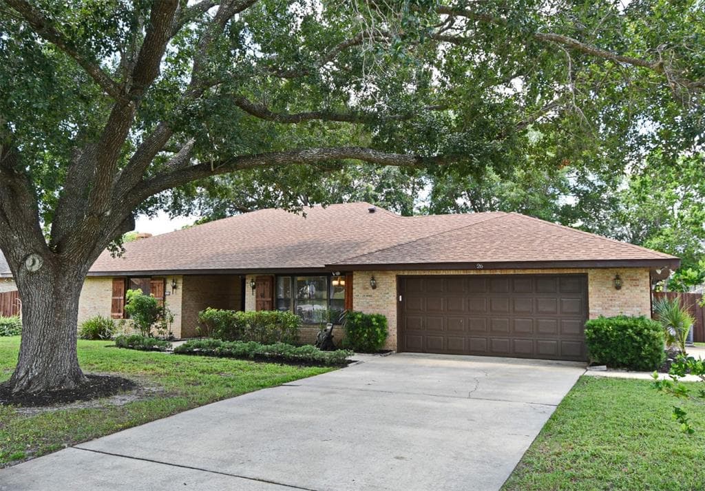 26 CANTER CLUB COURT - 3bd/3ba - $450,000 - DEBARY, FL