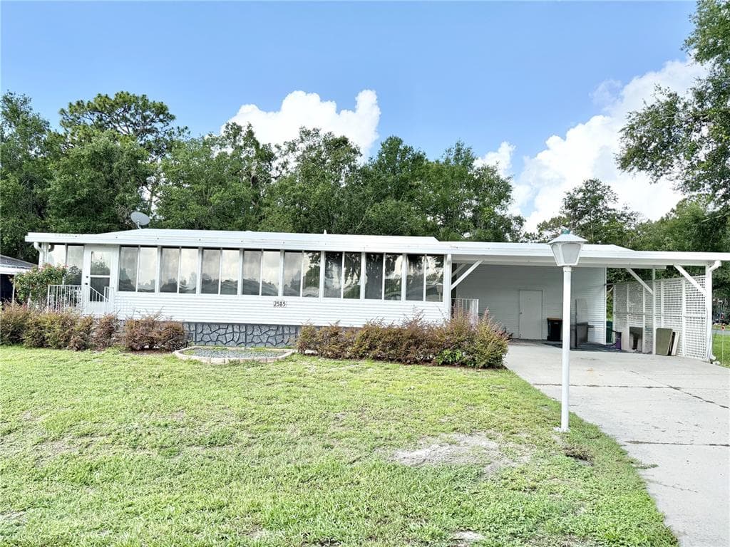 2585 KAREN DRIVE - 2bd/2ba - $234,900 - MOUNT DORA, FL