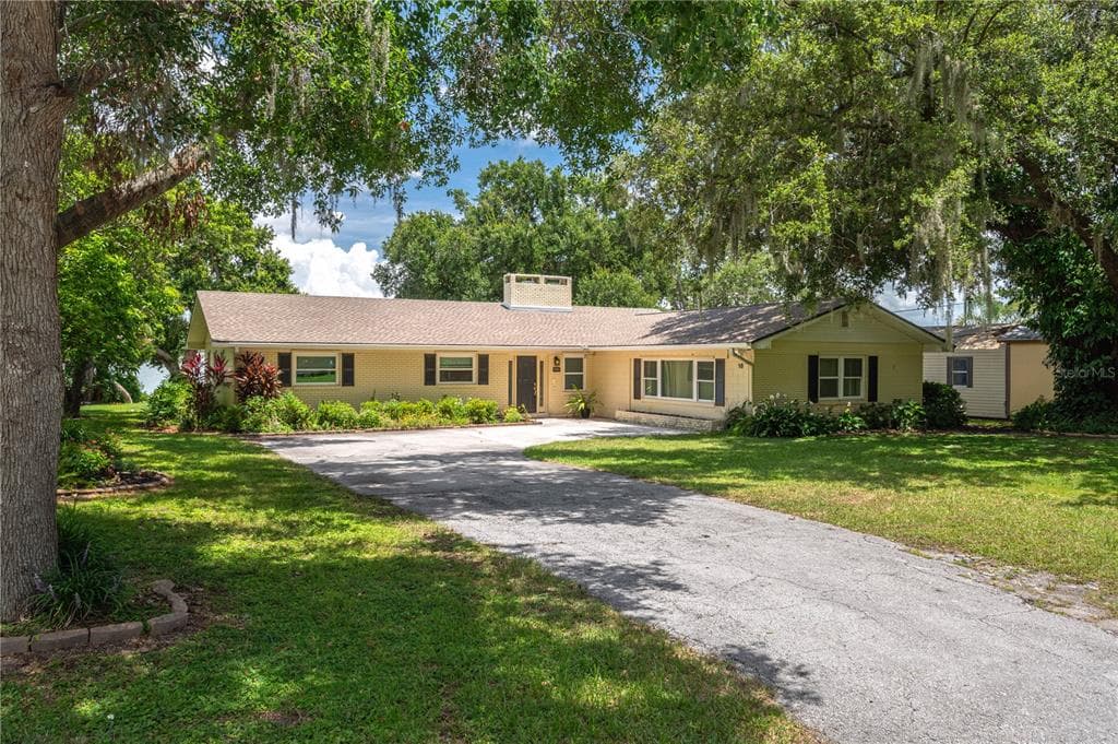 18 AQUALANE DRIVE - 3bd/3ba - $499,000 - WINTER HAVEN, FL