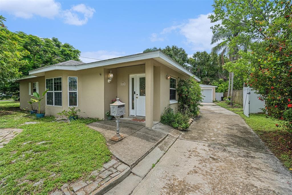 1533 SUFFOLK STREET N - 3bd/2ba - $385,000 - ST PETERSBURG, FL
