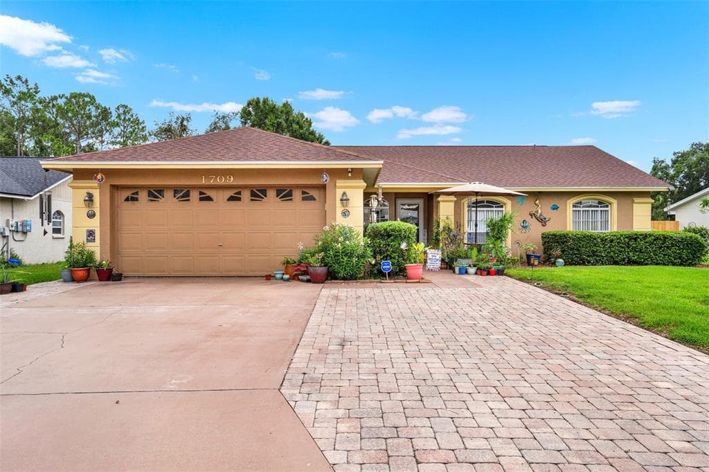 1709 KINSMAN WAY - 4bd/2ba - $369,900 - LAKELAND, FL