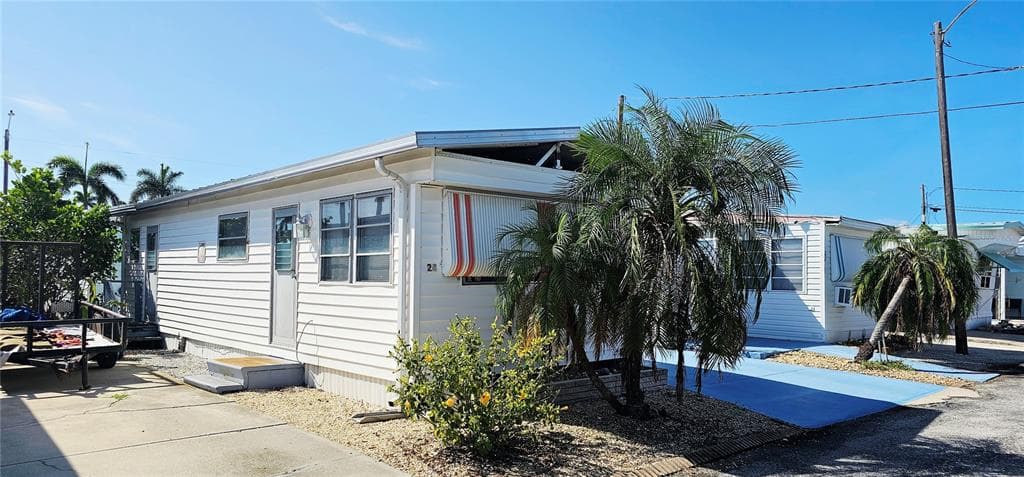 10315 CORTEZ ROAD W UNIT 24-2 - 1bd/1ba - $70,000 - BRADENTON, FL