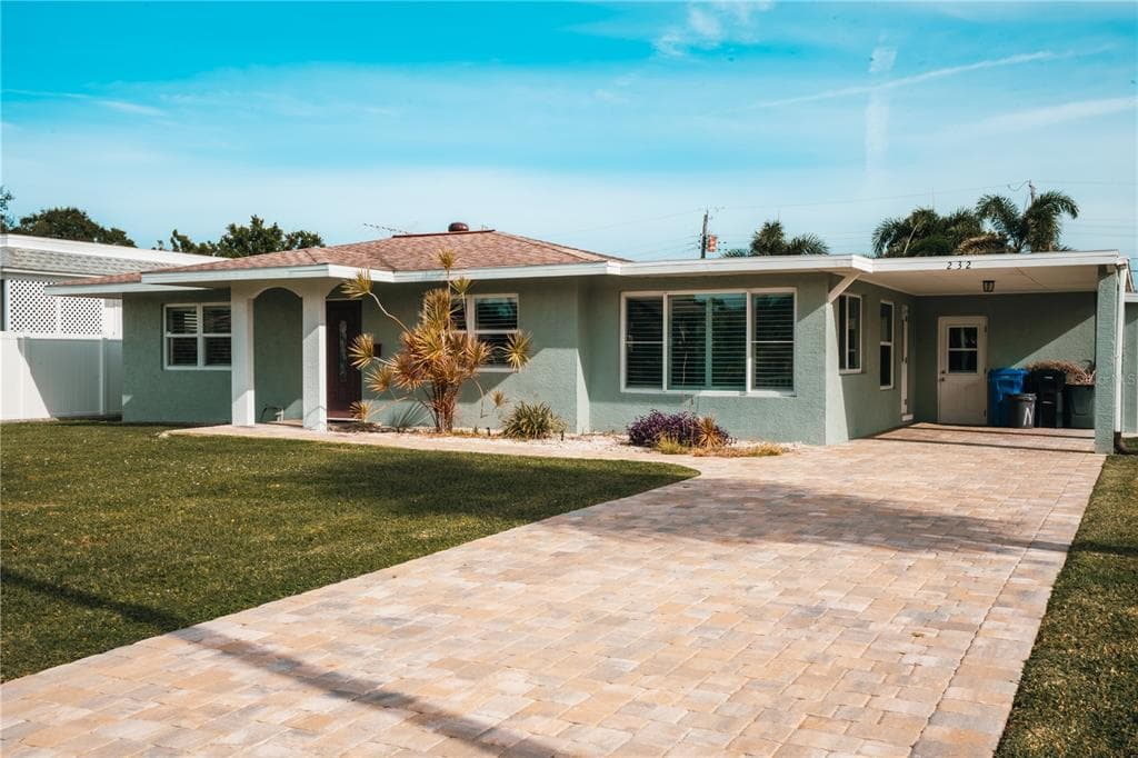 232 FIESOLE STREET - 3bd/2ba - $699,900 - VENICE, FL