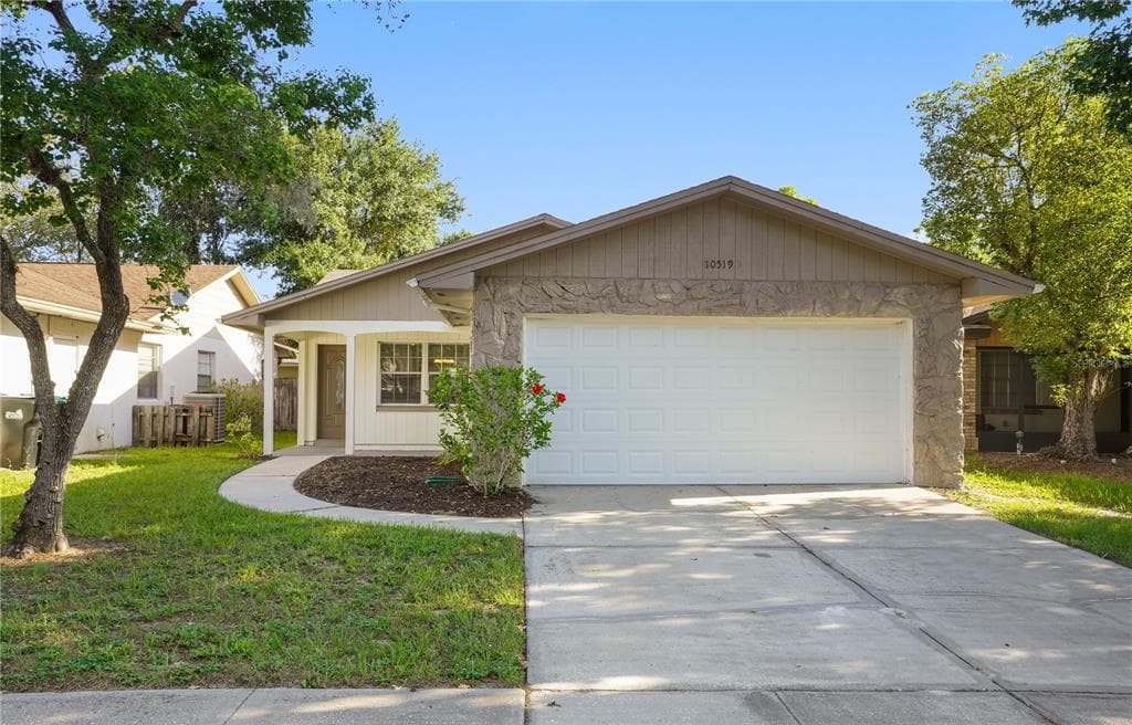 10519 WYNDCLIFF DRIVE - 3bd/2ba - $351,400 - ORLANDO, FL