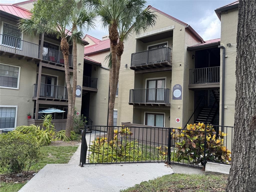 199 AFTON SQUARE UNIT 108 - 1bd/1ba - $150,000 - ALTAMONTE SPRINGS, FL