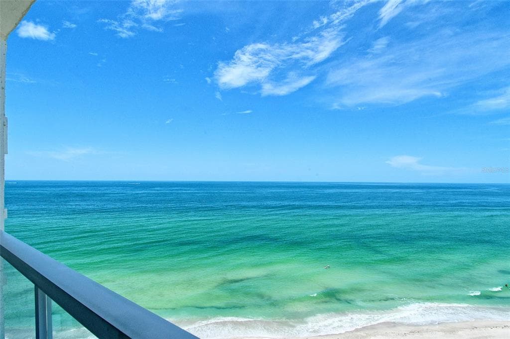 1000 LONGBOAT CLUB ROAD UNIT 1105 - 2bd/2ba - $1,099,000 - LONGBOAT KEY, FL