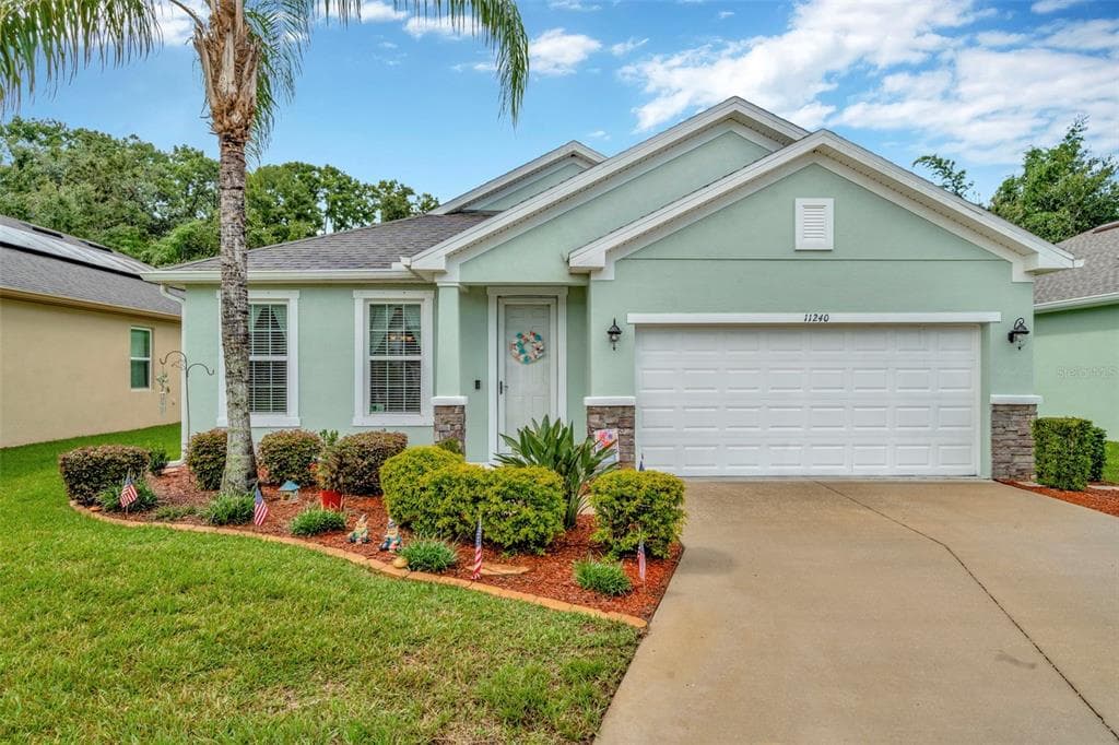 11240 MERGANSER WAY - 3bd/2ba - $305,000 - NEW PORT RICHEY, FL